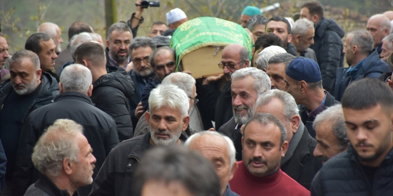 Erzurum'da vefat eden akademisyen memleketi Trabzon'da son yolculuğuna uğurlandı