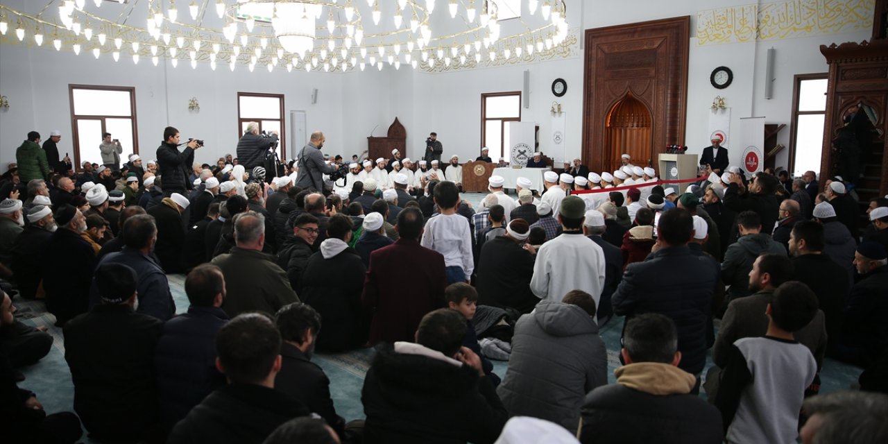 Diyanet İşleri Başkanı Ali Erbaş, Sakarya'da kurra hafızlık icazet törenine katıldı