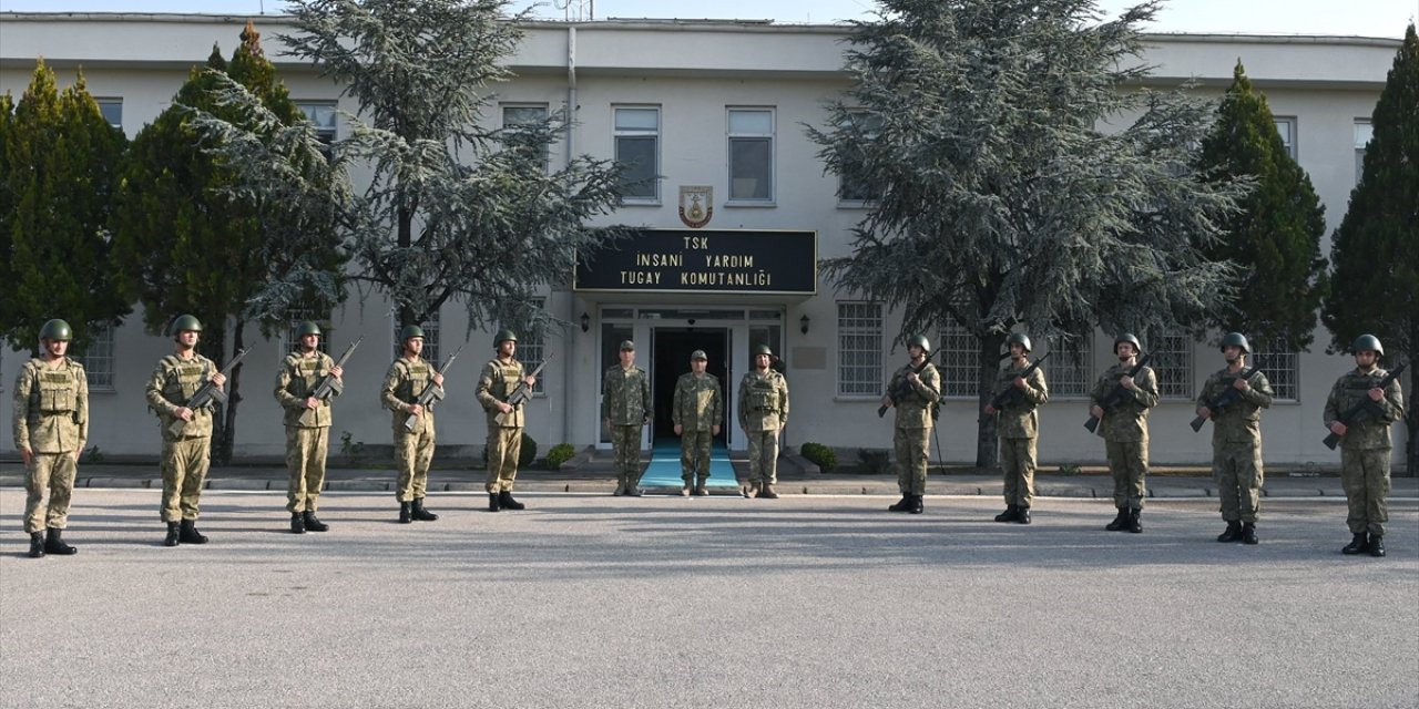 Orgeneral Bayraktaroğlu, TSK İnsani Yardım Tugay Komutanlığında denetleme yaptı