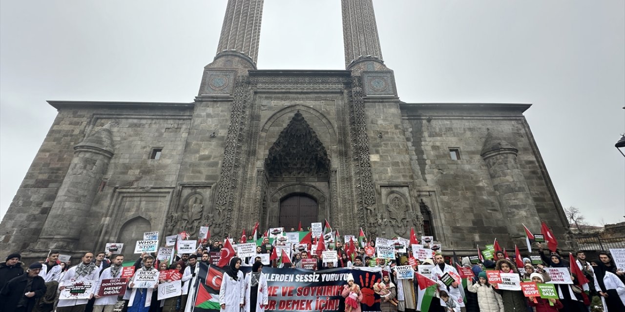 Erzurum'da doktorlar Gazze için sessiz yürüyüş gerçekleştirdi