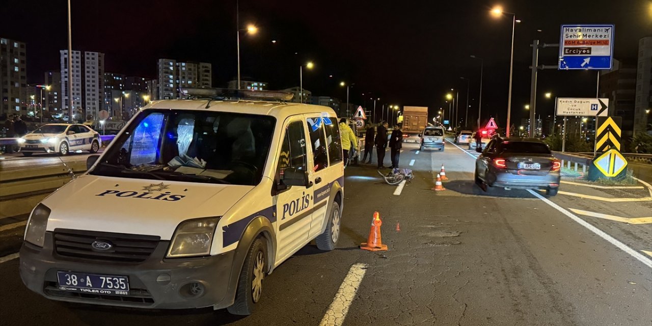 Kayseri'de otomobilin çarptığı bisikletin sürücüsü öldü