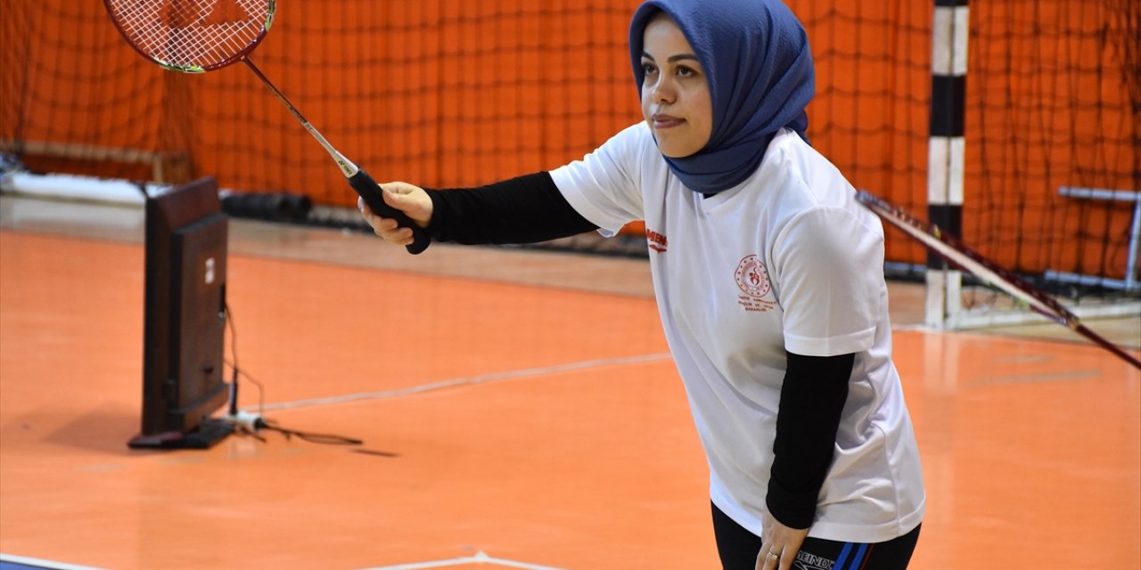 Para badminton Türkiye şampiyonu Kübra Çevik, yeni başarılara gözünü dikti: