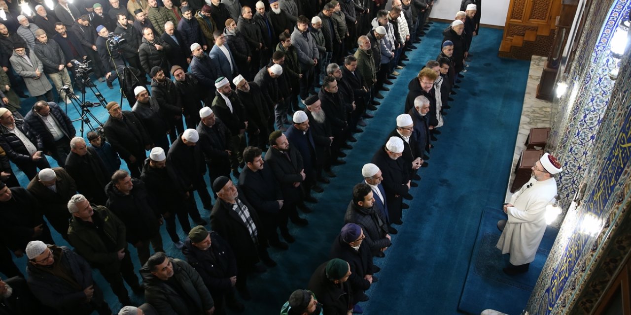Diyanet İşleri Başkanı Erbaş, Sakarya'da Filistin için dua programına katıldı: