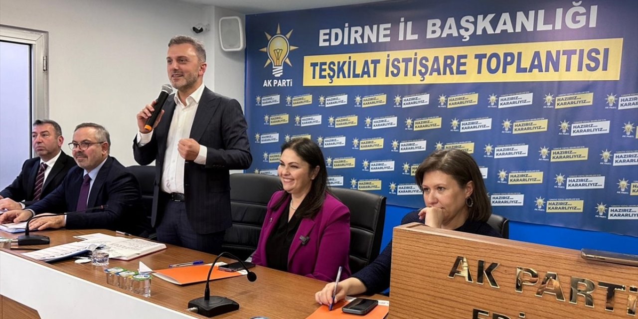 AK Parti Genel Başkan Yardımcısı Erkan Kandemir, Edirne'de partililerle bir araya geldi: