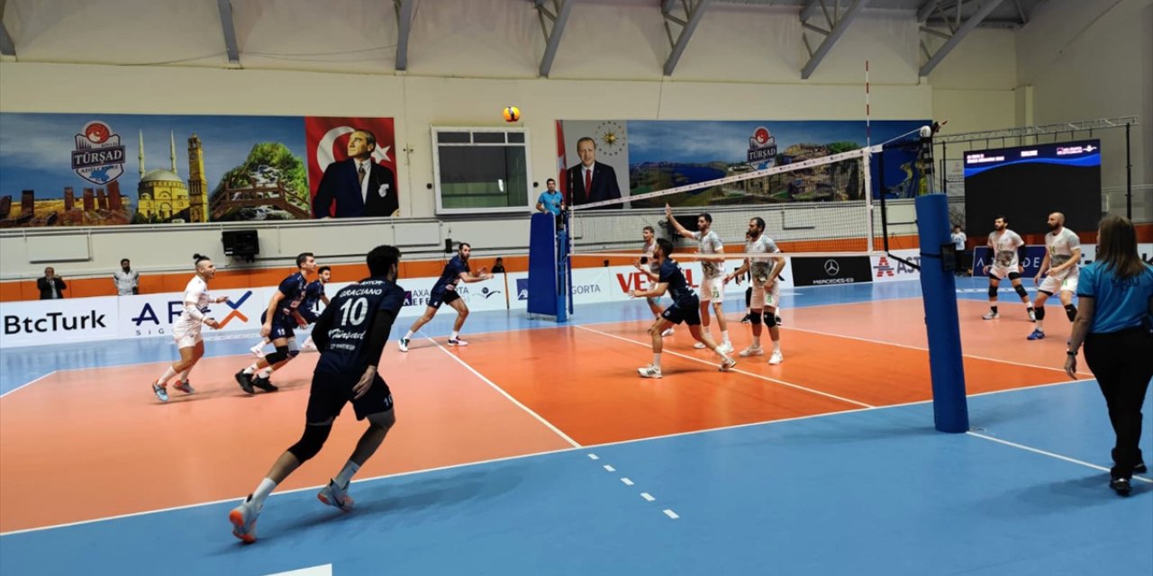 Voleybol: AXA Sigorta Efeler Ligi