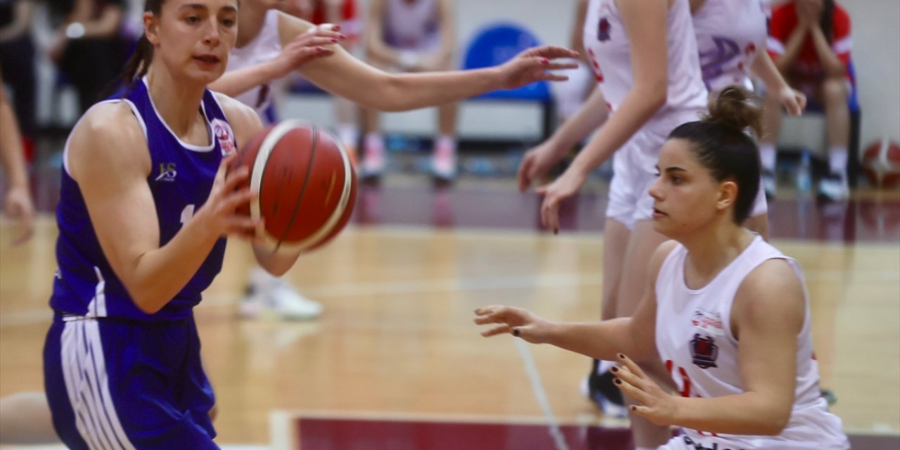 İşitme engelli oyuncular, TBF Kadınlar Bölgesel Basketbol Ligi maçında görev aldı