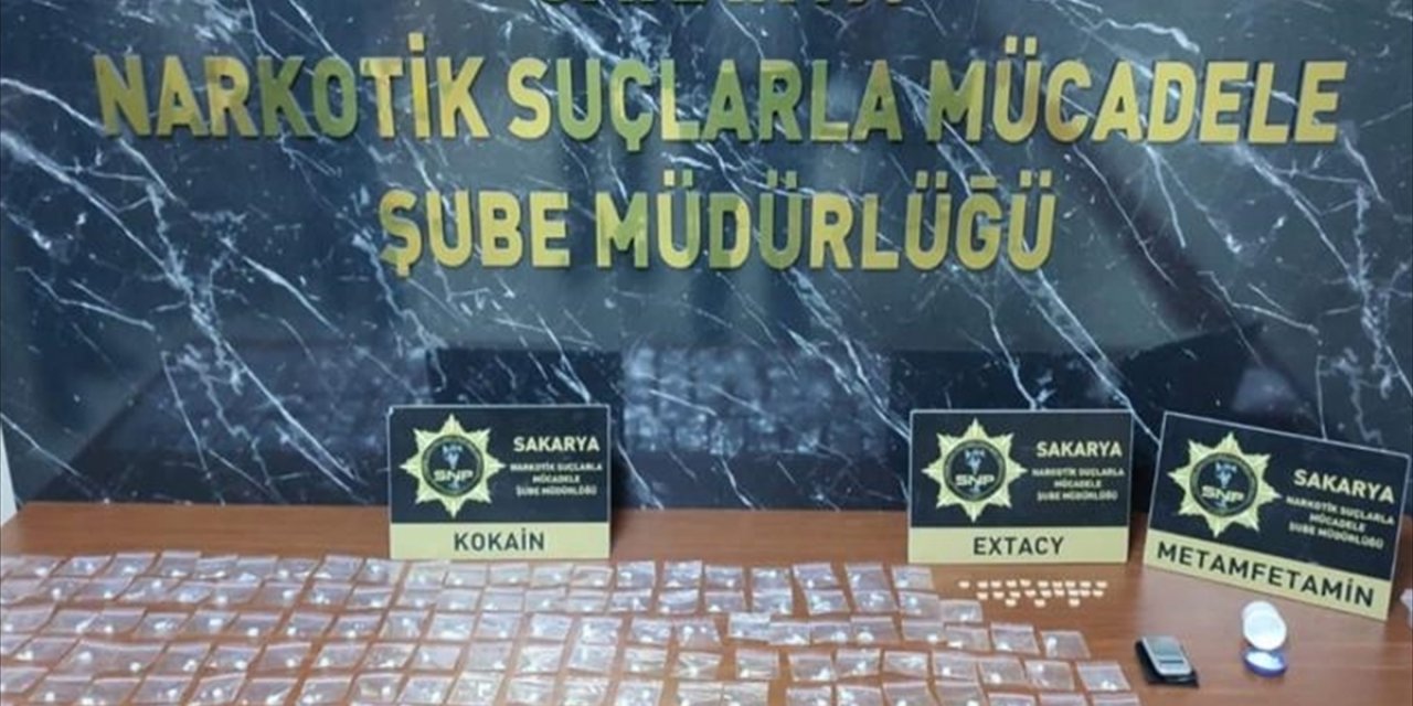 Sakarya'da durdurulan araçta 13 kilo 250 gram kokain ele geçirildi