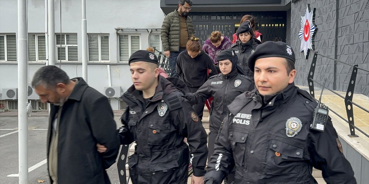 GÜNCELLEME - Bursa merkezli hırsızlık operasyonunda 13 şüpheliden 10'u tutuklandı