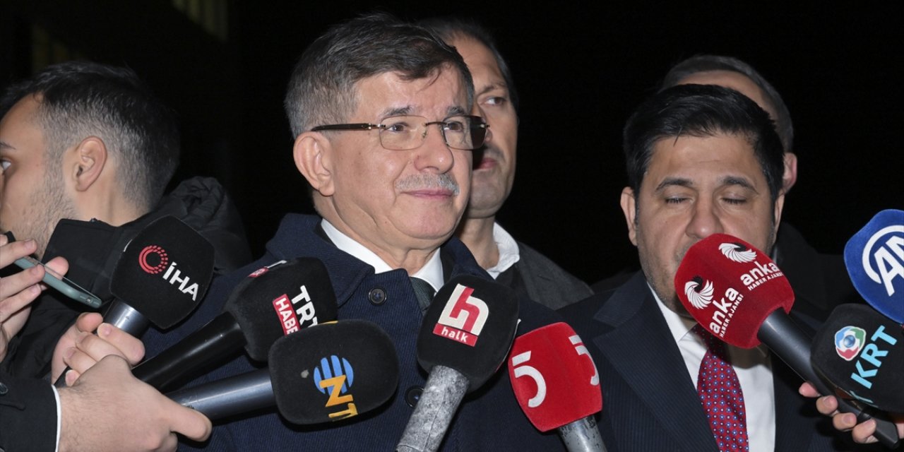 Gelecek Partisi Genel Başkanı Davutoğlu, Bitmez'in tedavi gördüğü Bilkent Şehir Hastanesi'ne geldi: