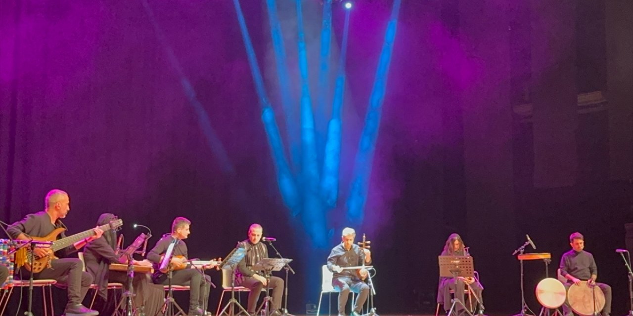 İranlı sanatçı Alireza Ghorbani, Konya'da konser verdi