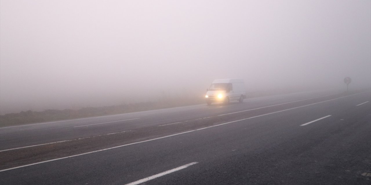 Tekirdağ'da sis görüş mesafesini 30 metreye kadar düşürdü