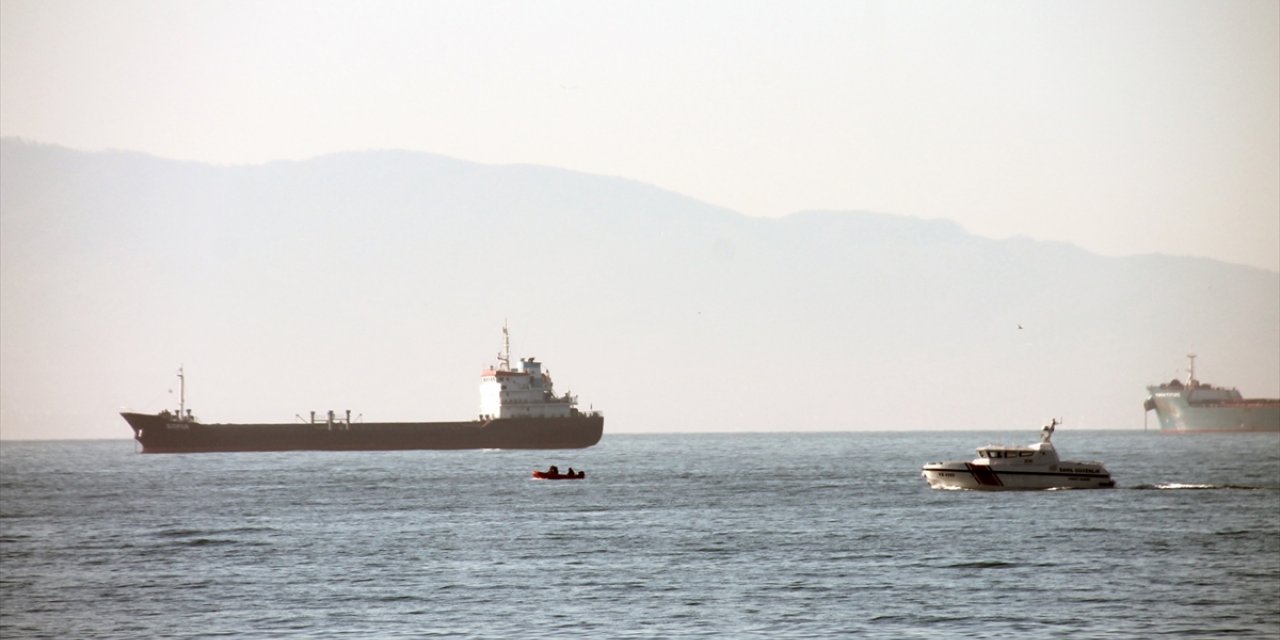 Zonguldak'ta batan geminin kayıp 7 personelini arama çalışmaları sürüyor