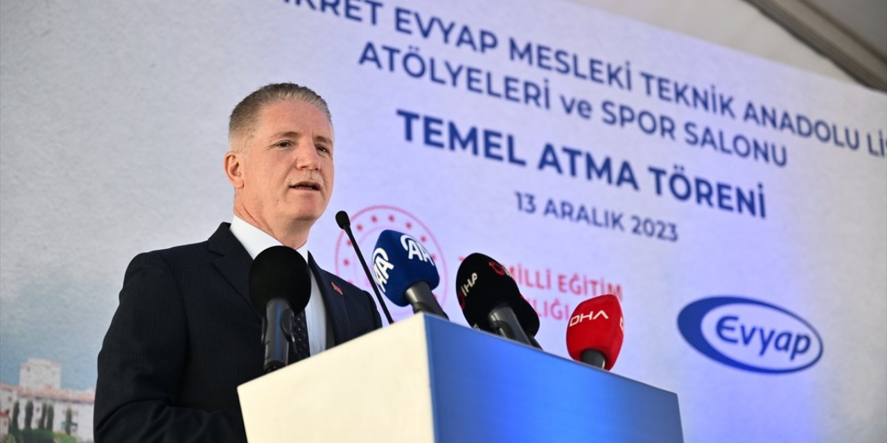 İstanbul Valisi Gül, Ahmet Fikret Evyap Mesleki ve Teknik Anadolu Lisesi temel atma törenine katıldı: