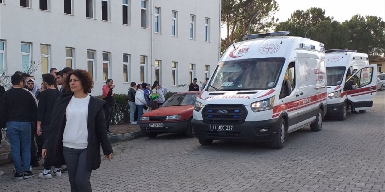 Zonguldak'ta 34 öğrenci gıda zehirlenmesi şüphesiyle hastaneye kaldırıldı