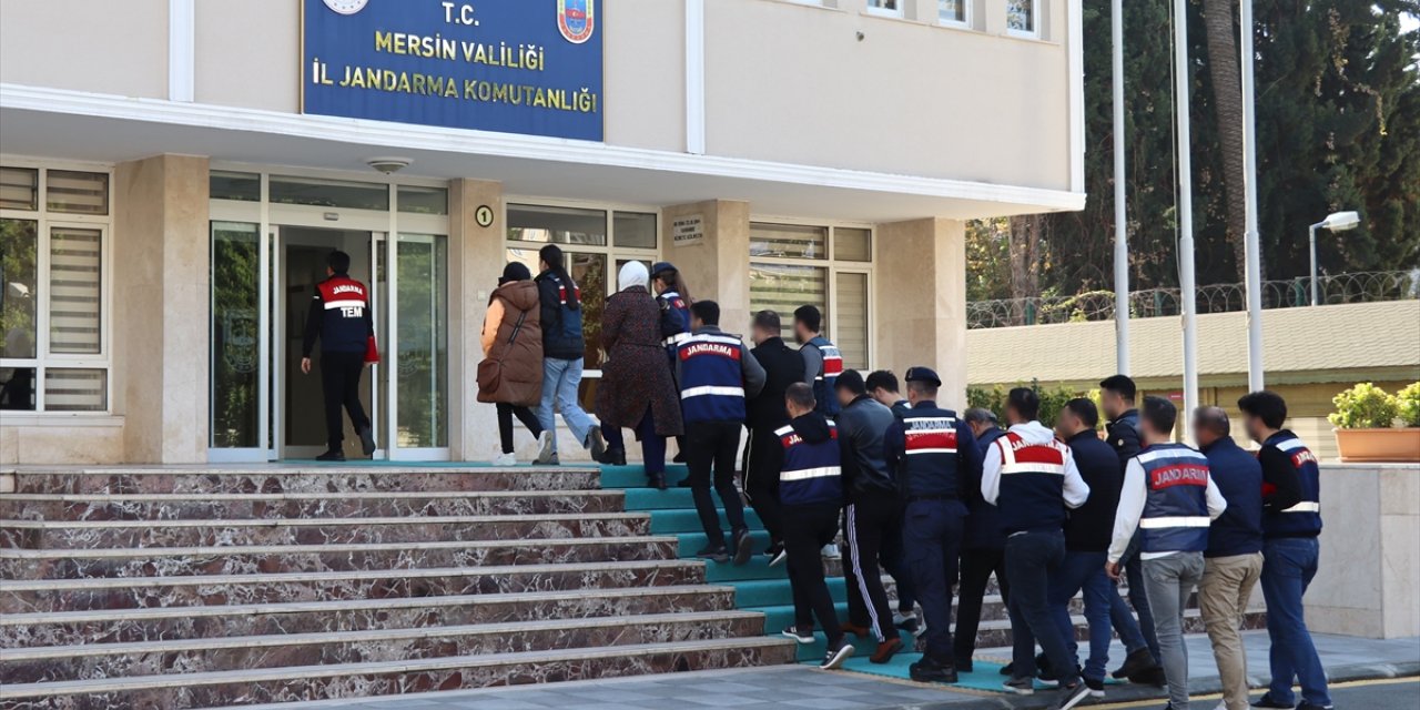 Mersin ve Gaziantep'te DEAŞ'a fon topladıkları iddiasıyla 9 şüpheli yakalandı