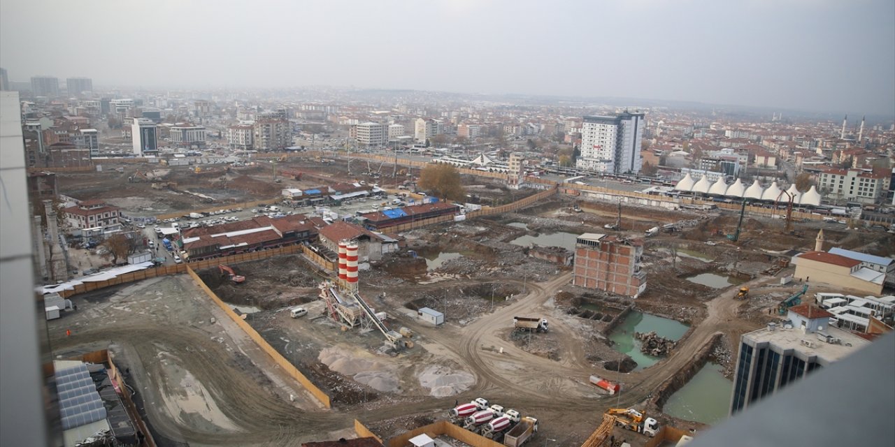 Malatya kent merkezinde konut ve iş yeri inşa çalışmaları sürüyor