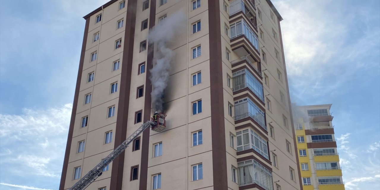 Kayseri'de apartman dairesinde çıkan yangın söndürüldü