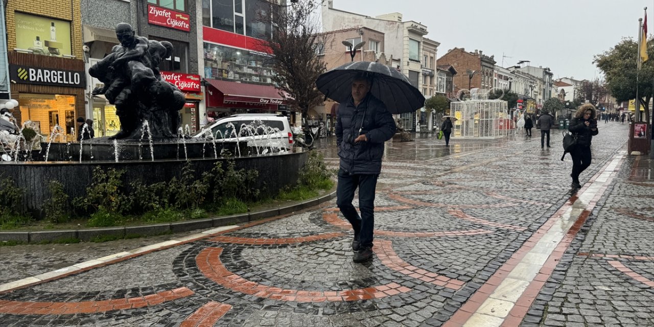 Edirne ve Kırklareli'nde sağanak etkili oluyor