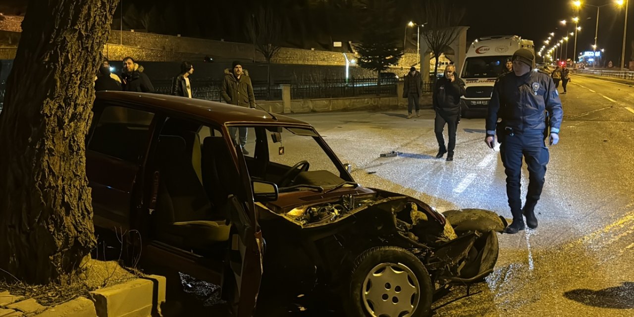 Bayburt'ta trafik kazasında bir kişi öldü, bir kişi yaralandı