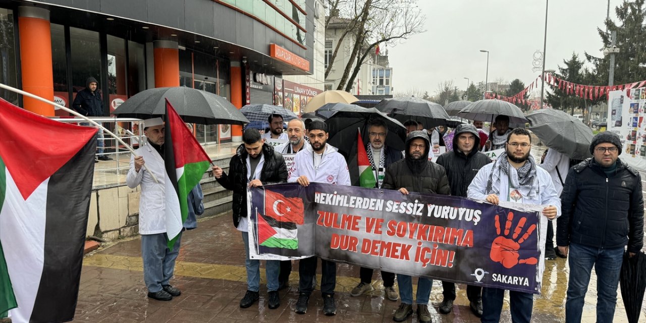 Sakarya ve Zonguldak'ta hekimler ve sağlık çalışanları Gazze için "sessiz yürüyüş" yaptı