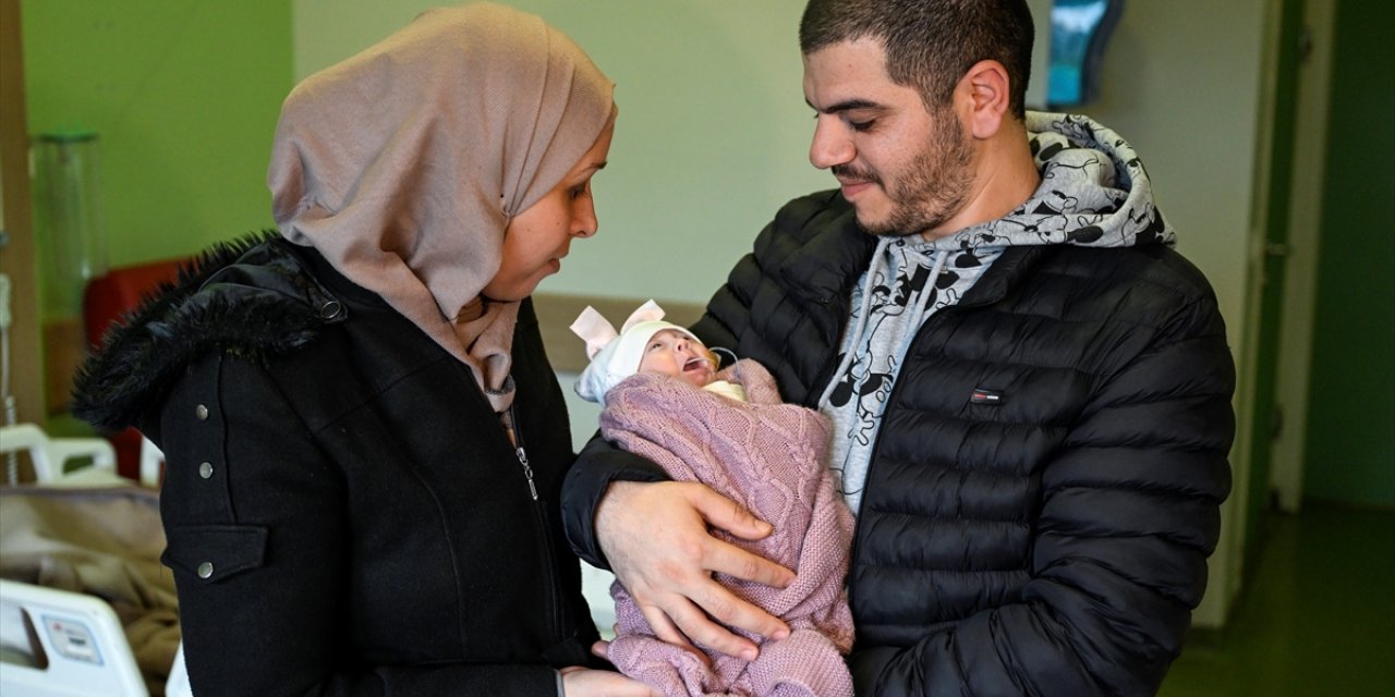 Filistinli 3 günlük bebek şah damarına yapılan müdahaleyle hayata tutundu