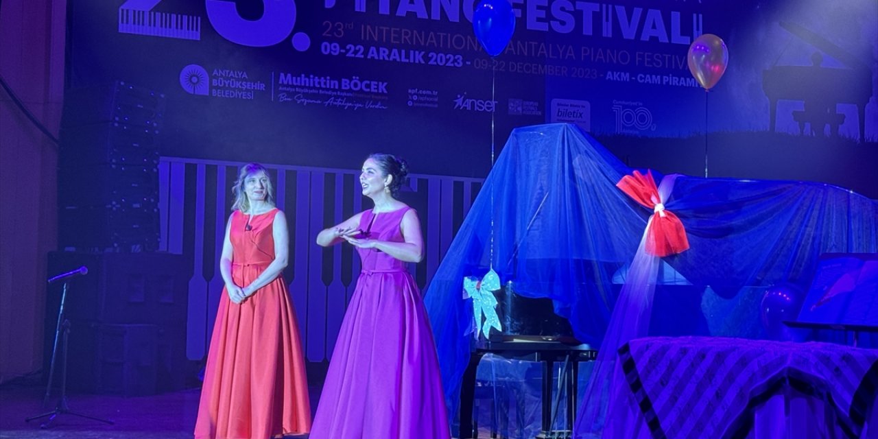 Uluslararası Antalya Piyano Festivali'nde "Dou Blanc & Noir" grubu müzikseverlerle buluştu