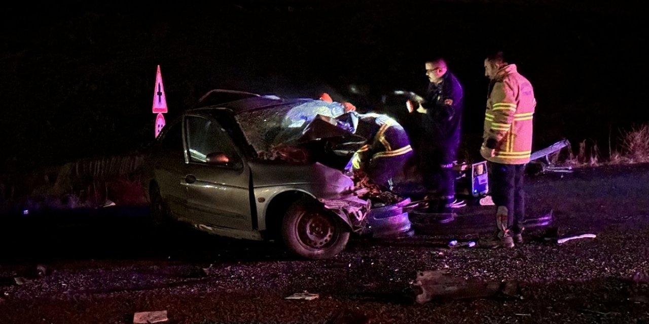 Nevşehir'de çarpışan iki otomobilin sürücüleri öldü