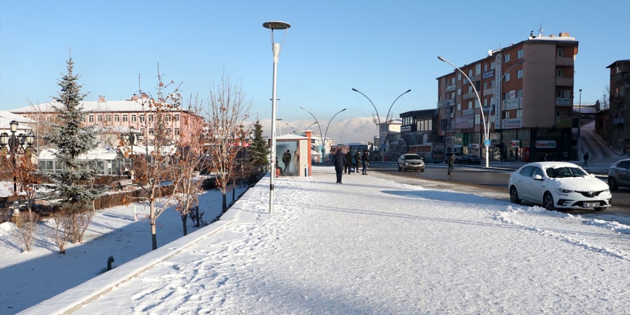 Erzurum, Kars, Ağrı, Ardahan ve Iğdır'da 183 yerleşim yerine ulaşım sağlanamıyor