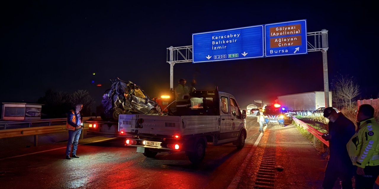 Bursa'da meydana gelen zincirleme trafik kazasında 1 kişi öldü, 2 kişi yaralandı