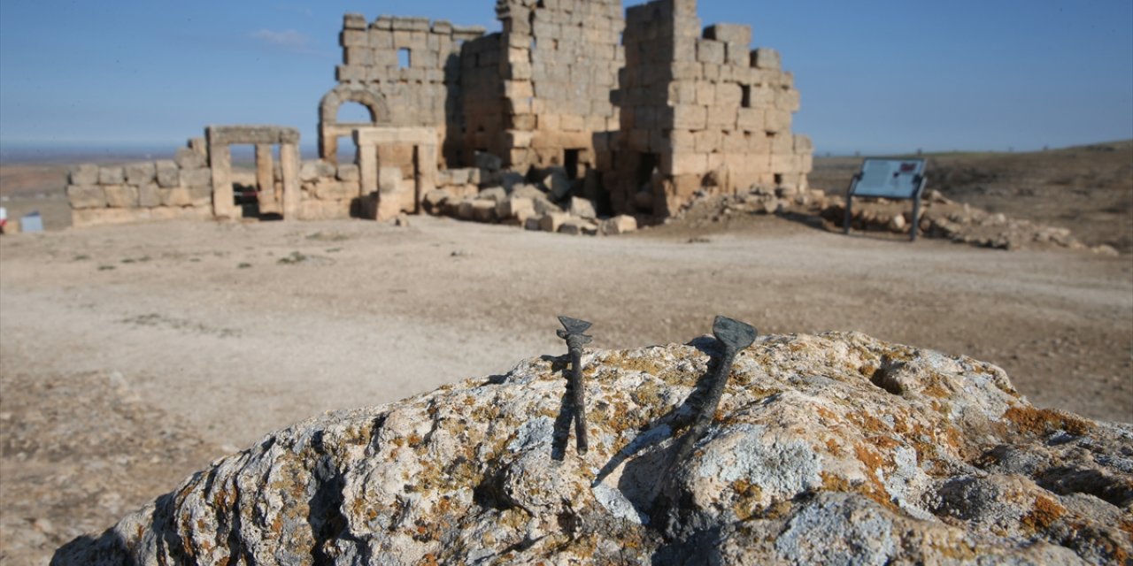 Diyarbakır'daki Zerzevan Kalesi'nde 1800 yıllık ameliyat aletleri bulundu