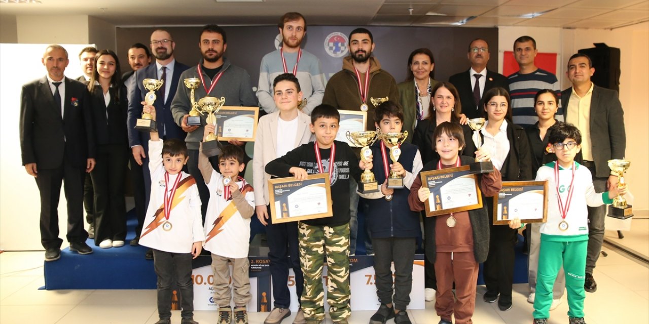 IM Ediz Gürel, 2. Rosatom Mersin Bölge Satranç Turnuvası'nın özel konuğu oldu