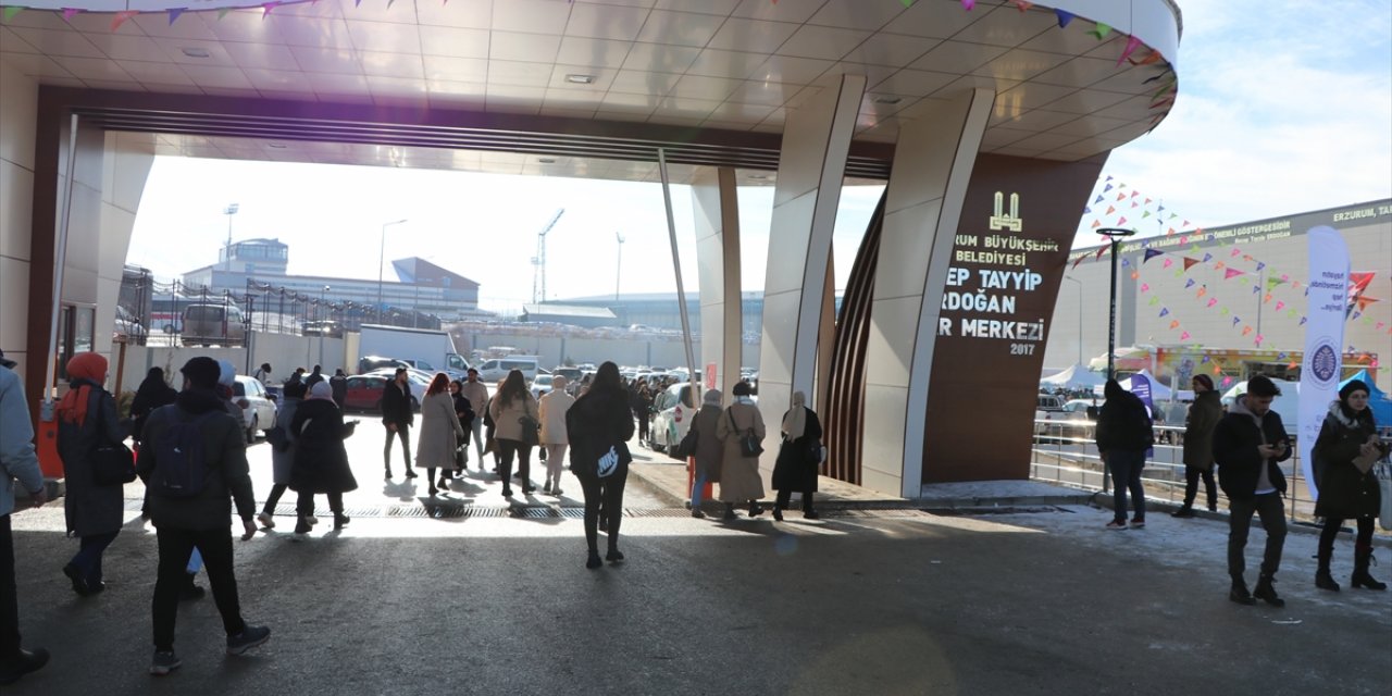 Erzurum'da düzenlenen "Kuzeydoğu Anadolu Kariyer Fuarı" sona erdi