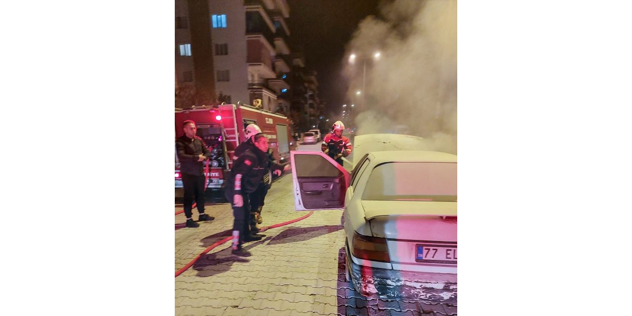 Aydın'da seyir halindeyken alev alan otomobil kullanılamaz hale geldi