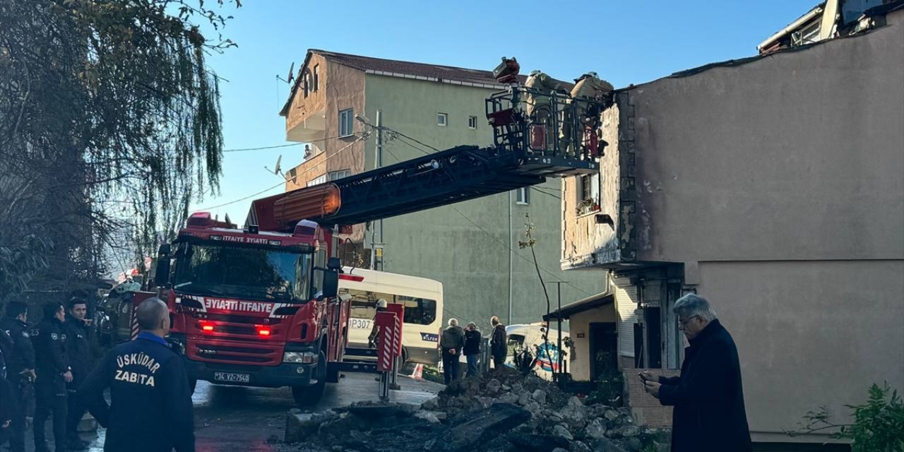 Üsküdar'da yol çalışmasında doğal gaz borusu patladı