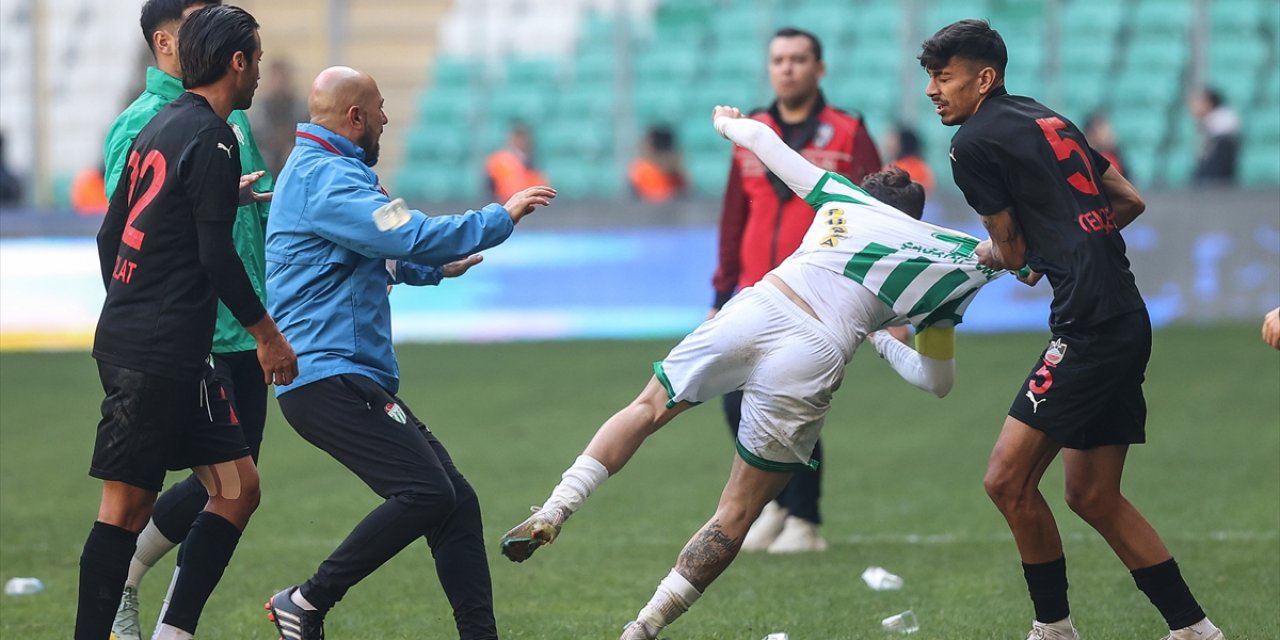 Bursaspor-Diyarbekirspor maçında olaylar çıktı