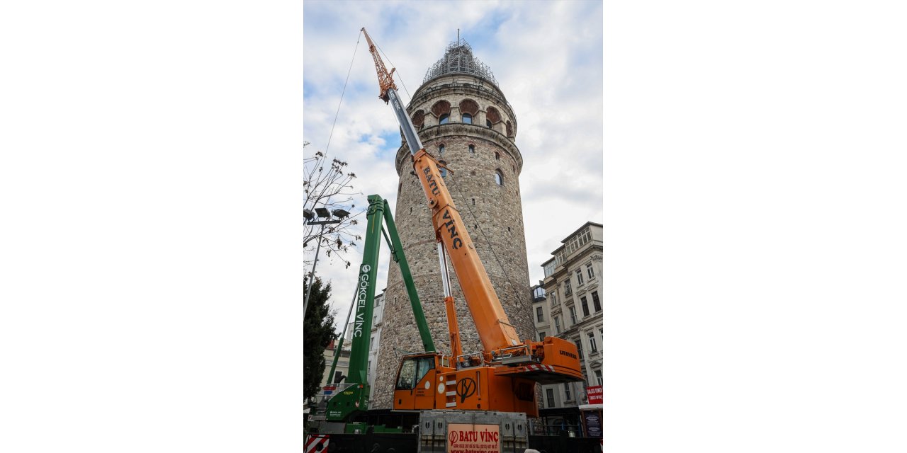 Göçmen kuşlar İstanbul'a dönmeden, Galata Kulesi'nin külahındaki restorasyon çalışmaları tamamlanacak