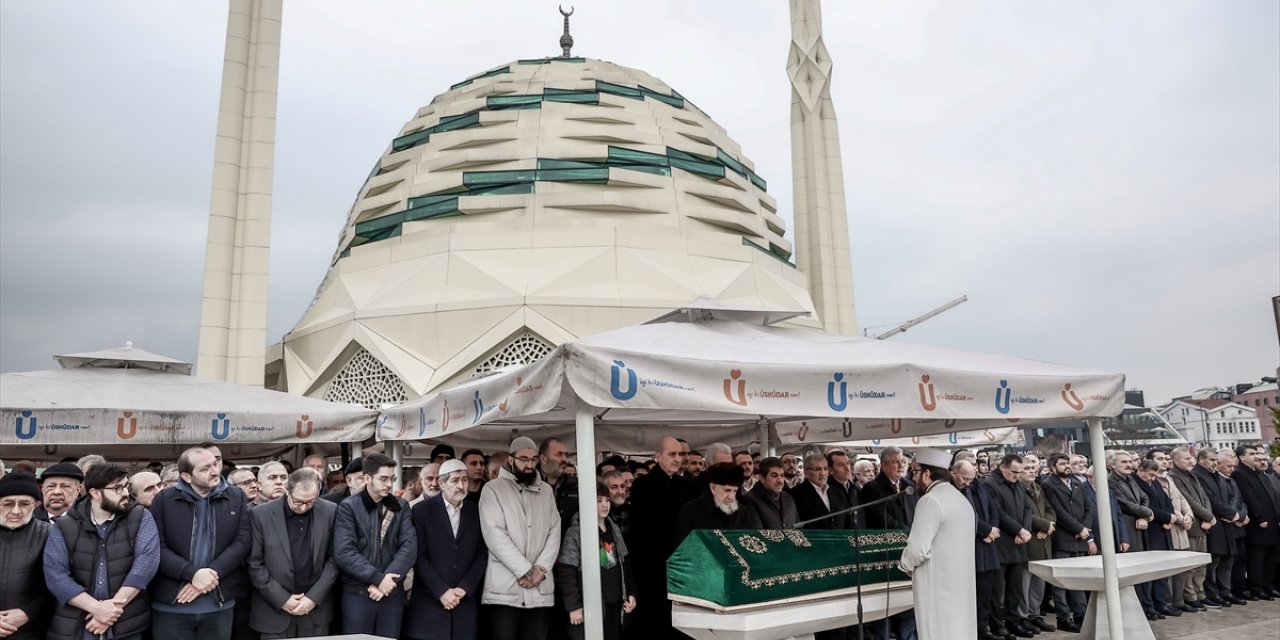 TBMM Başkanı Kurtulmuş, Refah Partisi eski İstanbul İl Başkanı Örnek'in cenaze törenine katıldı: