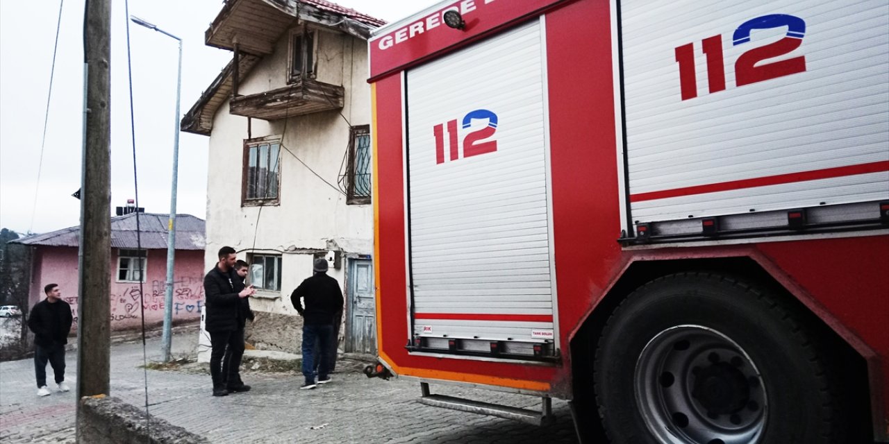 Bolu'da evinde fenalaşan kadına sağlık ekipleri çilingir yardımıyla ulaştı