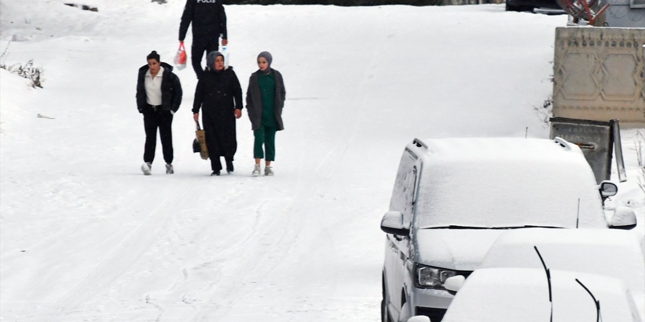 Kars, Erzincan ve Ardahan'da kar etkisini sürdürüyor