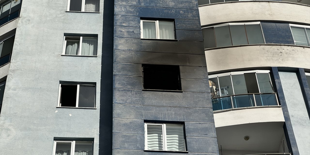 Kastamonu'da 10 katlı binada çıkan yangın söndürüldü