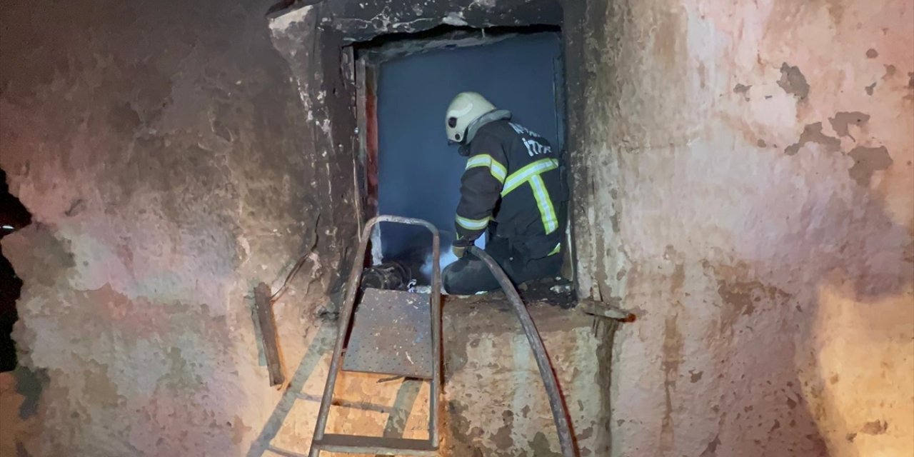 Aksaray'da müstakil evde çıkan yangında 85 yaşındaki yaşlı kadın öldü