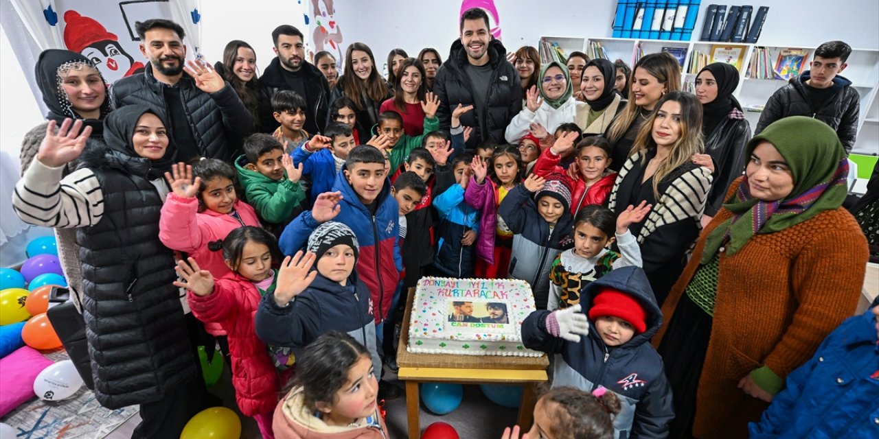 Şarkıcı Emir Can İğrek, tekne kazasında kaybettiği arkadaşının anısını Van'da yaşatacak