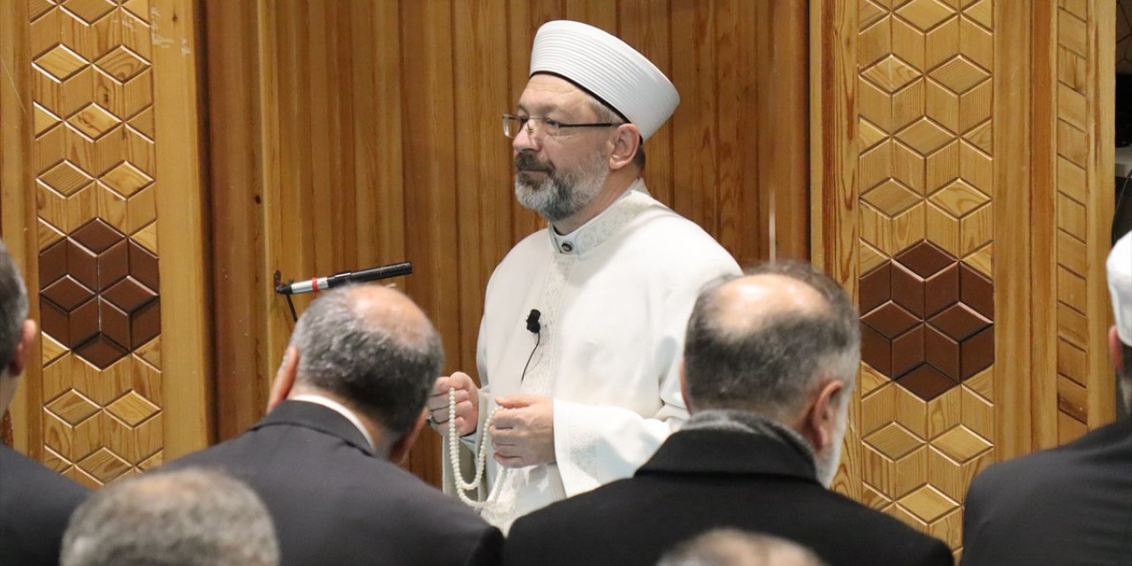 Diyanet İşleri Başkanı Erbaş, şehit Mehmetçikler için dua etti: