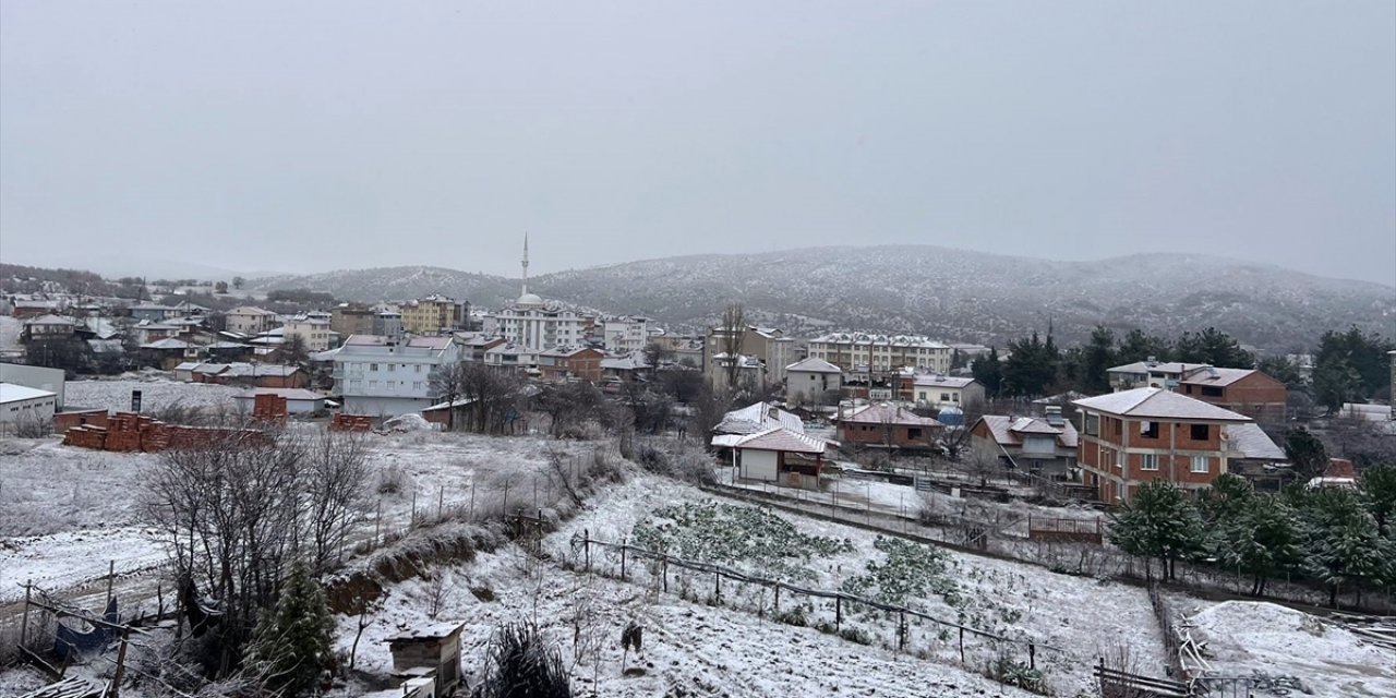 Sinop'un ilçelerinde kar yağışı etkili oldu