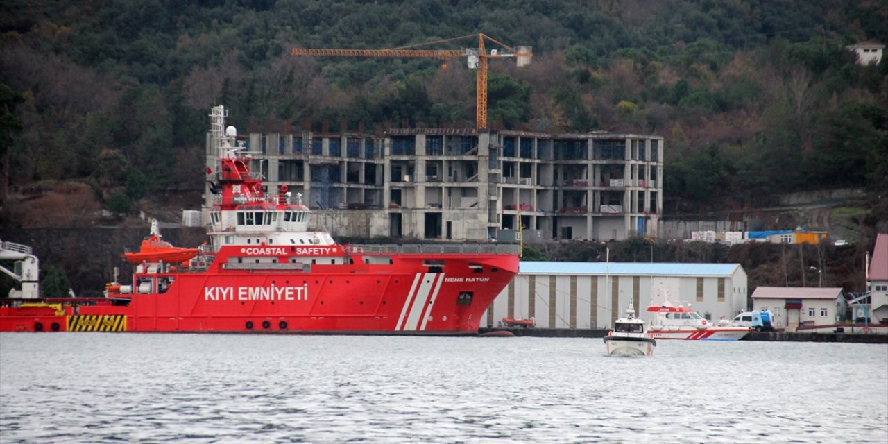 Zonguldak'ta batan geminin kayıp 7 personelini arama çalışmaları sürüyor