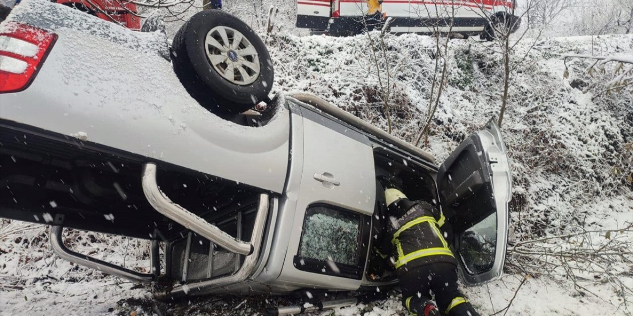 Ordu'da kamyonetin fındık bahçesine devrildiği kazada 2 kişi yaralandı