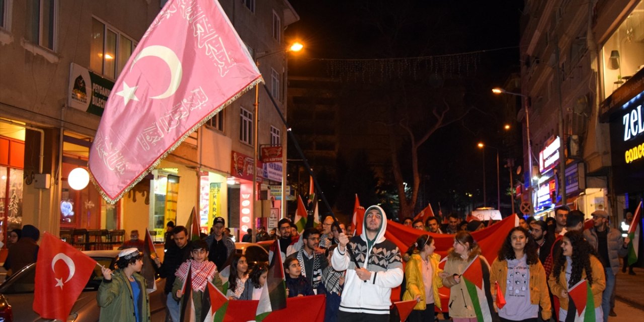 Bilecik'te şehitler ve Filistin için yürüyüş düzenlendi