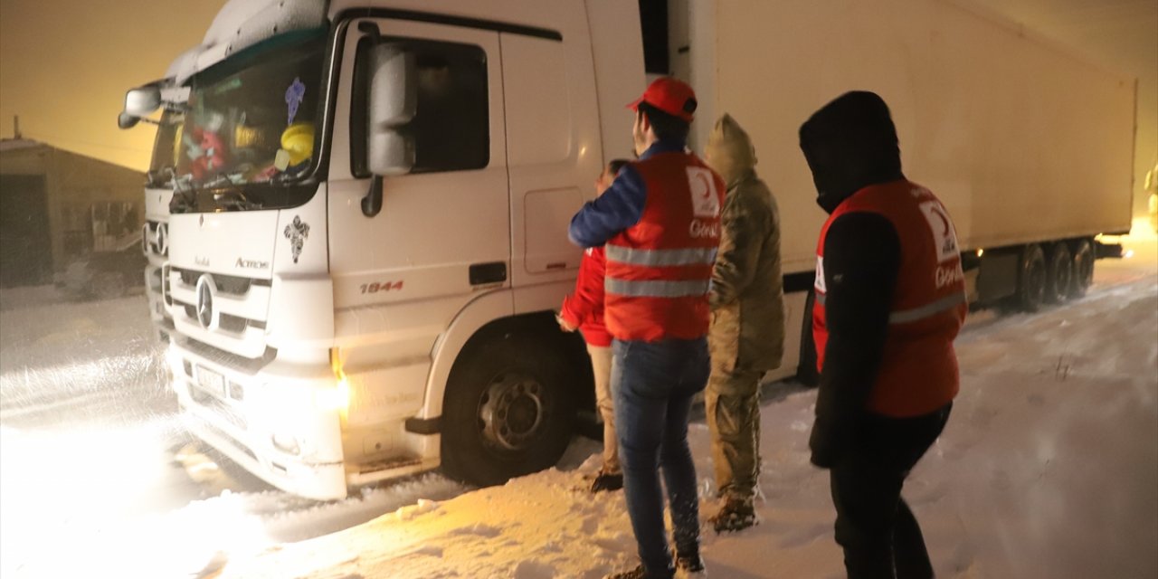 Van, Hakkari, Bitlis ve Muş'ta 540 yerleşim birimine ulaşım sağlanamıyor