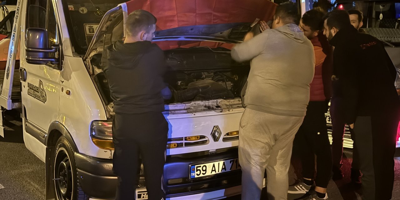 Tekirdağ'da çekicilerle terör saldırıları protesto edildi