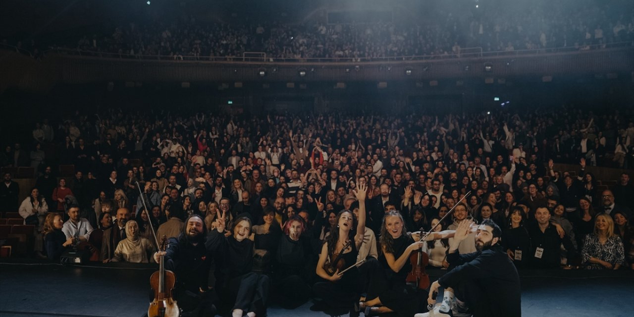 Dünyaca ünlü müzisyen Evgeny Grinko Zorlu PSM'de konser verdi